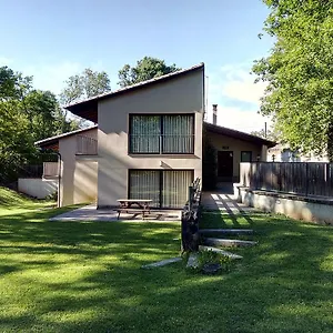 Cal Cisteller , Santa Pau España
